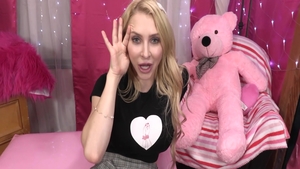 Large tits amateur Alix Lynx goes for loud sex