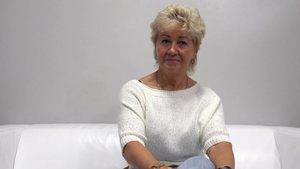 MILF needs hard ramming in HD