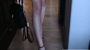 Latina Vanessa Sky footjob