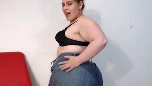 Solo booty girl sexy dancing wearing jeans
