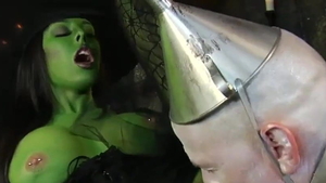 Teen finds pleasure in blowjobs in HD