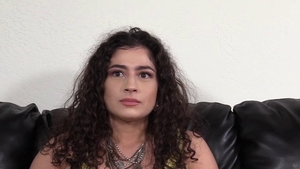 Babe throat fuck on the couch