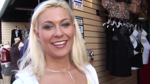 Blonde Cindy Crawford rough pussy fuck