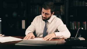 Bimbo babe Tiffany Watson pussy fuck cunnilingus in office HD