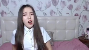 Japanese playing with sex toys on live cam