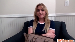 Finds dick to fuck at casting HD