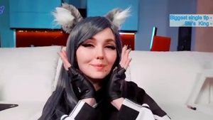 Solo beautiful female masturbation on web-cam