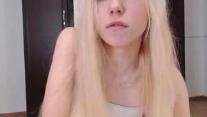 Young big butt blonde live on webcam in HD