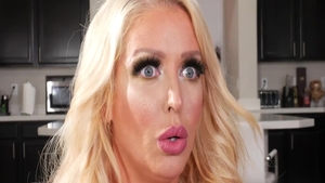 Curvy Alura Jenson pornstar gets plowed XXX video