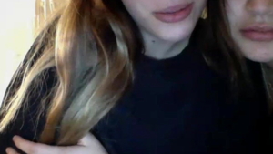 Finds dick to fuck on live cam