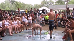 Naked amateur rushes sex