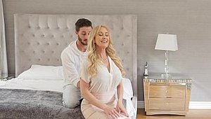 Cum 4K: Brandi Love massage in the bed HD