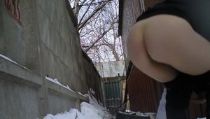 Amateur really enjoys slamming hard