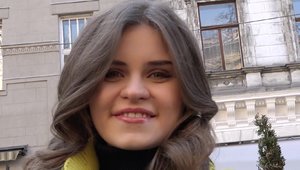 Public Pick Ups: Amateur Anna Taylor rides a hard dick