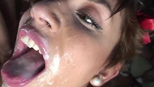 Puta Locura: Cumshot sweet spanish in HD