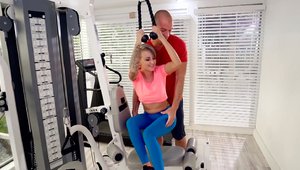 Dont Break Me - Nice babe Pressley Carter surprise HD