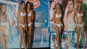 Young female chick pussy fuck